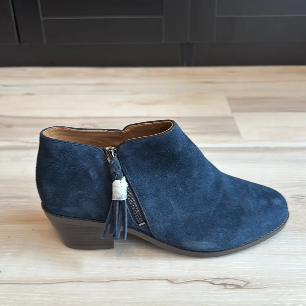 VIONIC Shyanne Boot in Blue Suede - Picture 2 of 8